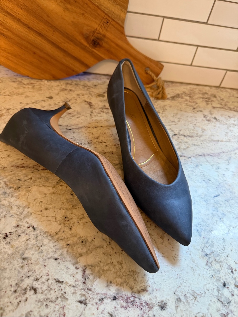 VIonic $149 Josie Slate Blue Kitten Heel Womens 10 EUC